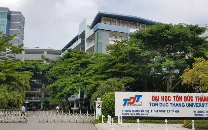 Trường đại học khối V-H
